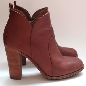 Arricci 'Erica' Leather Bootie